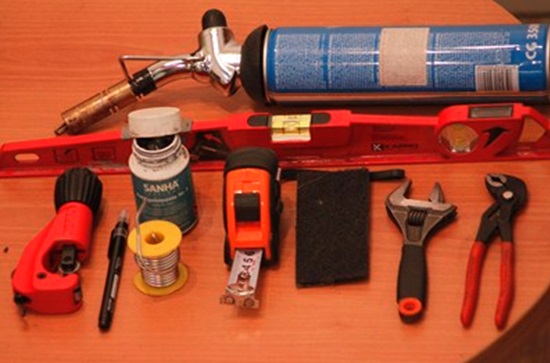 Набор инструментов и приспособлений для пайки